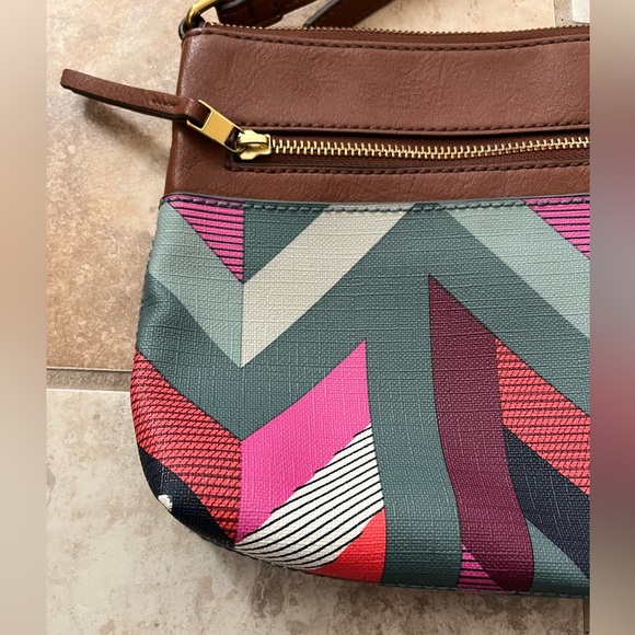 Fossil Crossbody Bag - Picture 3 of 9